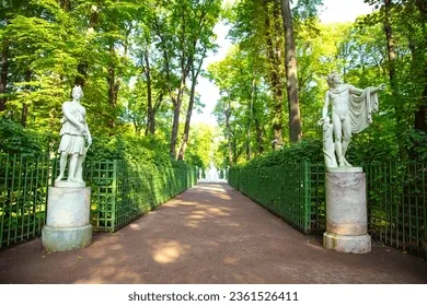 Какой маршрут выбрать для праздничной экскурсии по Петербургу